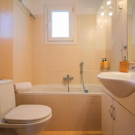 Iliopetra - 5br In Villa